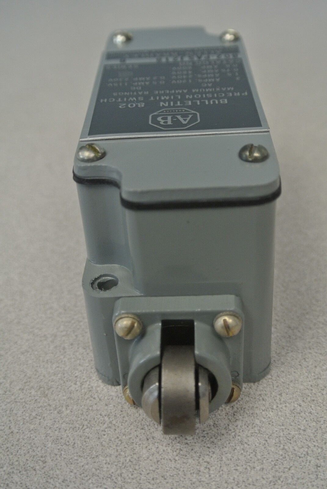 ALLEN-BRADLEY 802-PASJ218 PRECISION LIMIT SWITCH / PUSH ROLLER / NEW SURPLUS