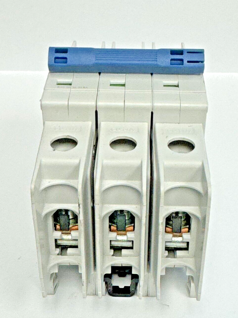 ALLEN-BRADLEY - 1489-M3D020 SER. D - CIRCUIT BREAKER - 3 P, 2 A, 277 V