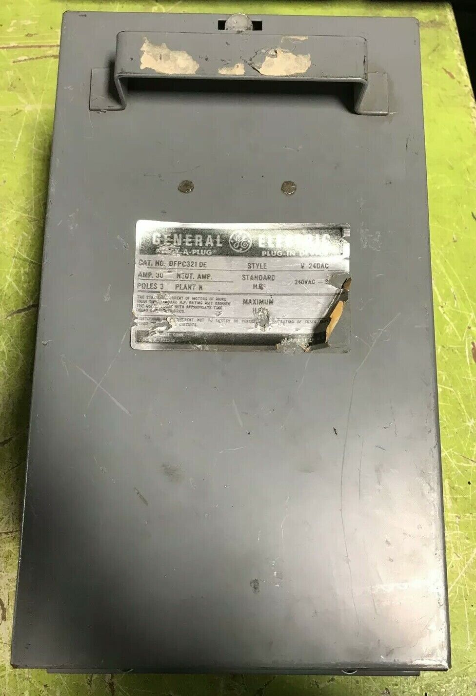 General Electric DFPC321DE 240 Volt 30 Amp 3 POLE Fusible Bus Plug