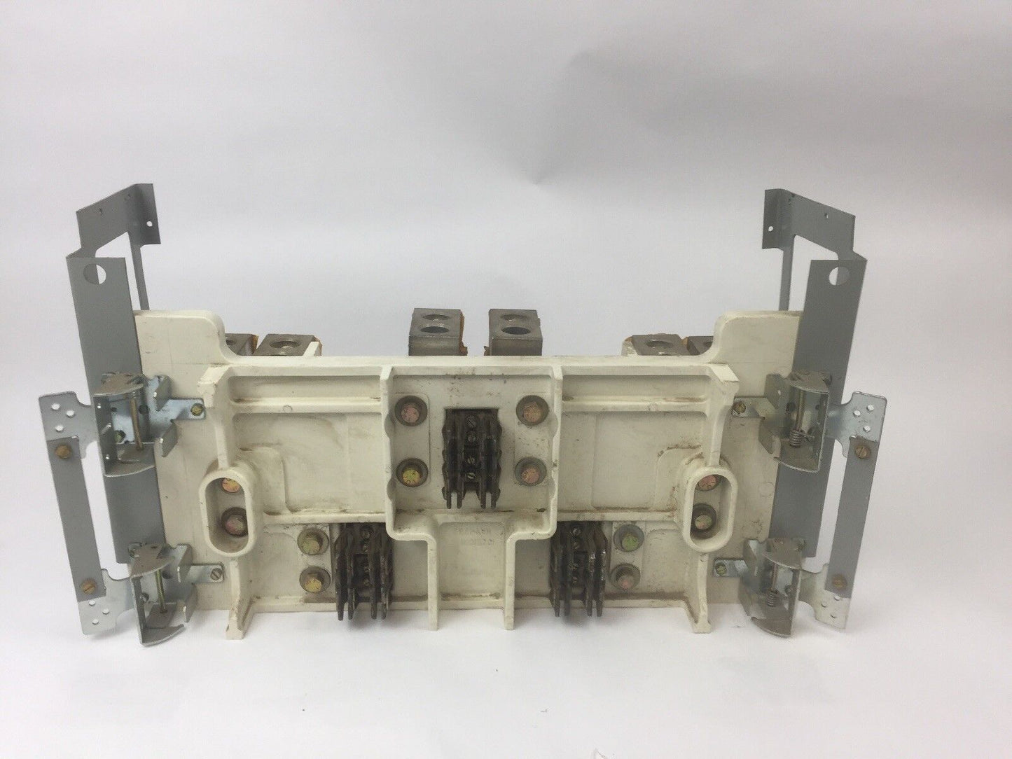 GE SPECTRA SERIES AML3800ND MAIN LUG ASSEMBLY 800 AMP 600V MAX 3 POLES