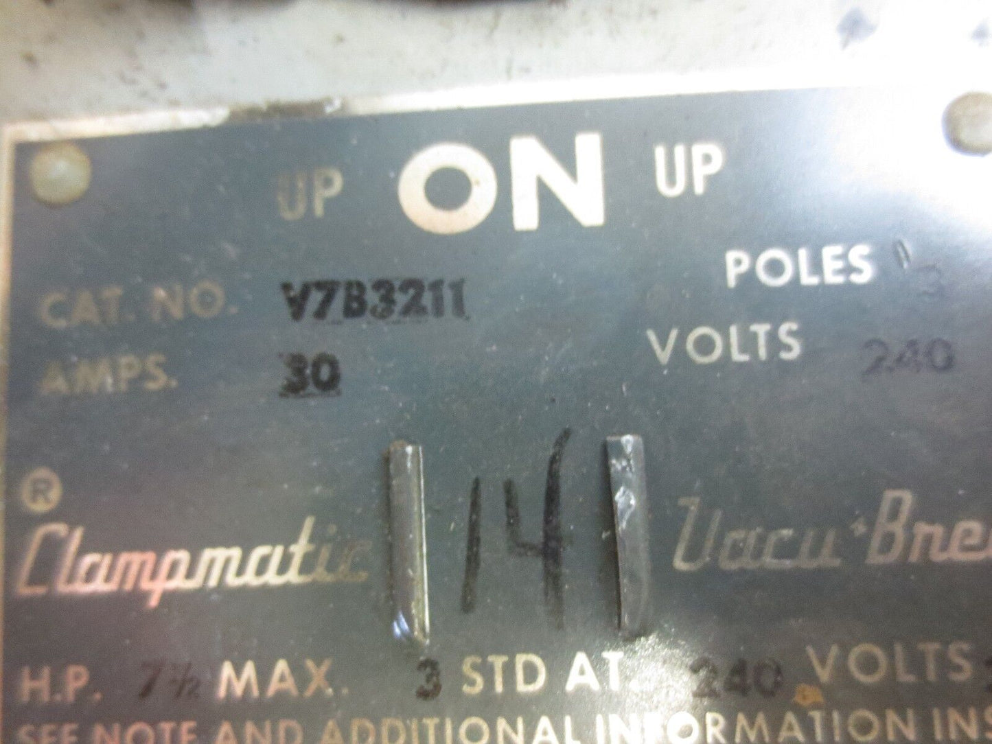 I-T-E V7B3211 VACU-MATIC TWIN PANELBOARD SWITCH - 240V, 30A, 3P
