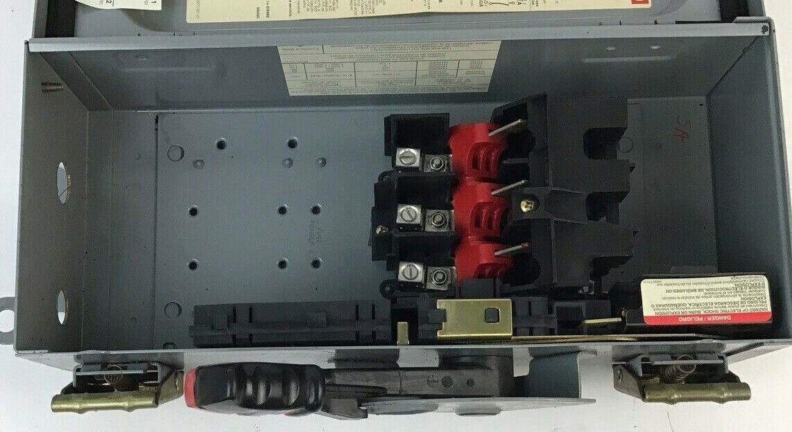 SQUARE D HU361AWK SAFETY SWITCH NON FUSIBLE 30A SER.F1 50/60HZ