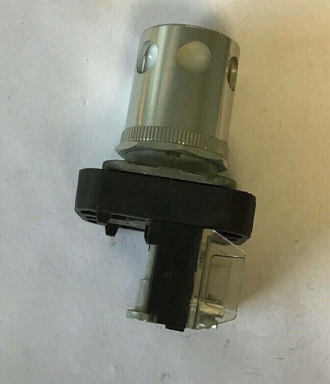 ALLEN BRADLEY 800T-QA24WA2 SER.T WHITE PUSH BUTTON 24VAC/DC