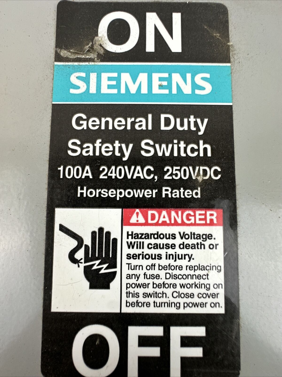 SIEMENS GNF323 TYPE VB II 100A 240VAC 30HP 250VDC 20HP NEMA TYPE 1 NON-FUSIBLE