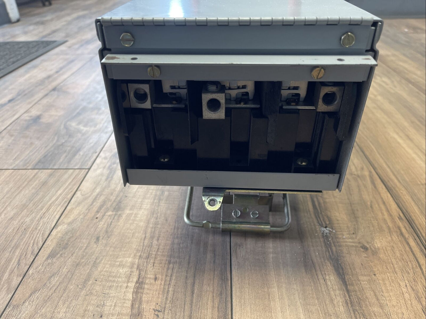 GE ADS36060HD FUSIBLE PANELBOARD SWITCH UNIT 60A 600V 50HP 3P SPECTRA SERIES