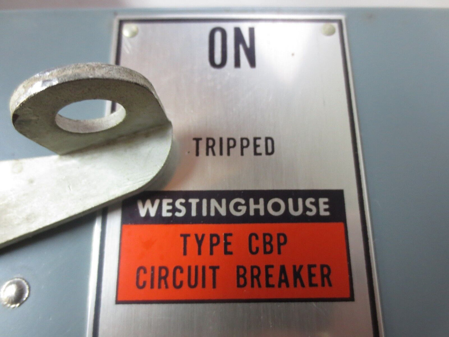WESTINGHOUSE 1470597 TYPE CBP CIRCUIT BREAKER & ENCLOSURE