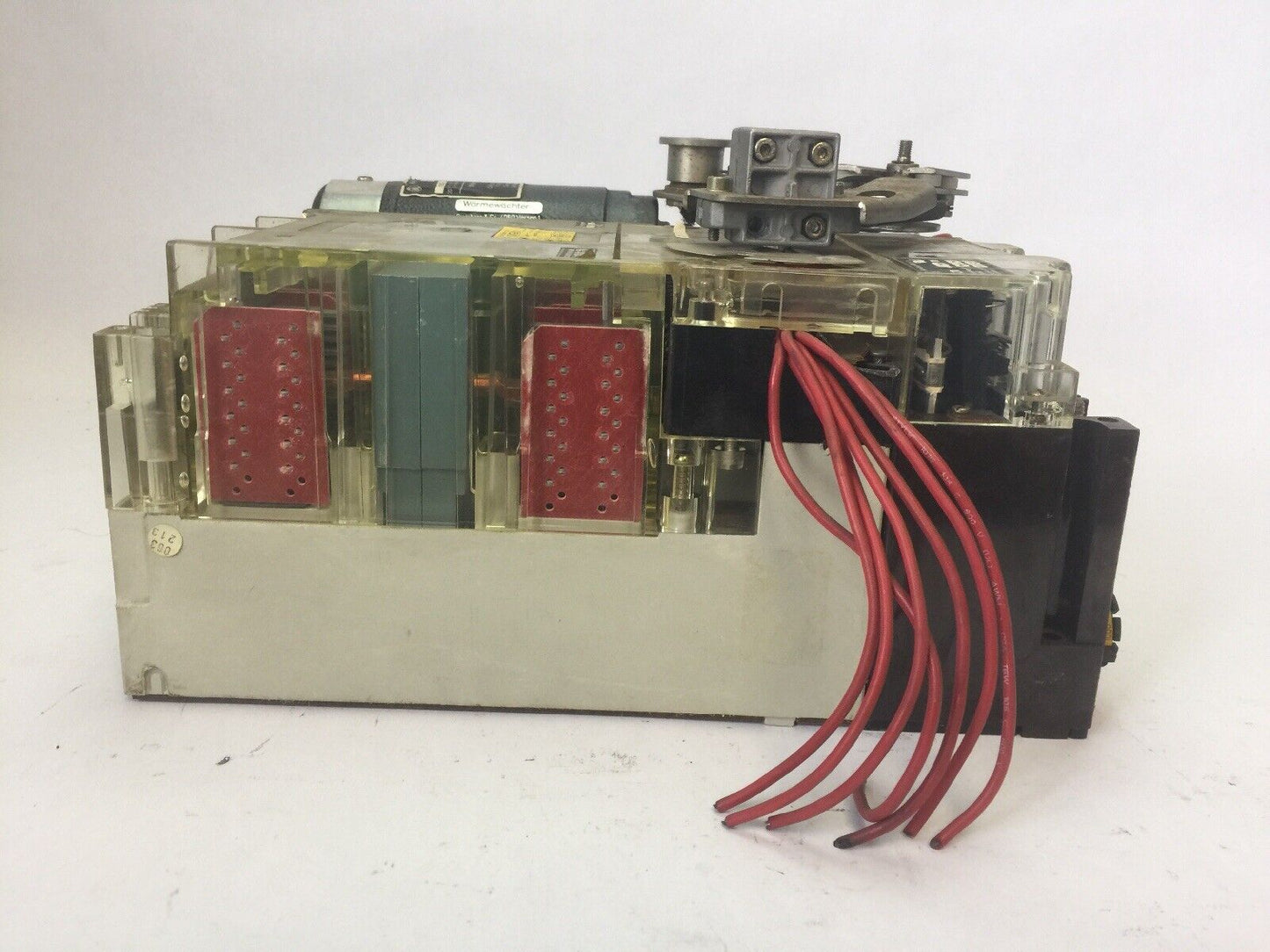 KLOCKNER MOELLER NZM9-250 CIRCUIT BREAKER 600VAC 250A SHUNT TRIP 120V 60HZ M9