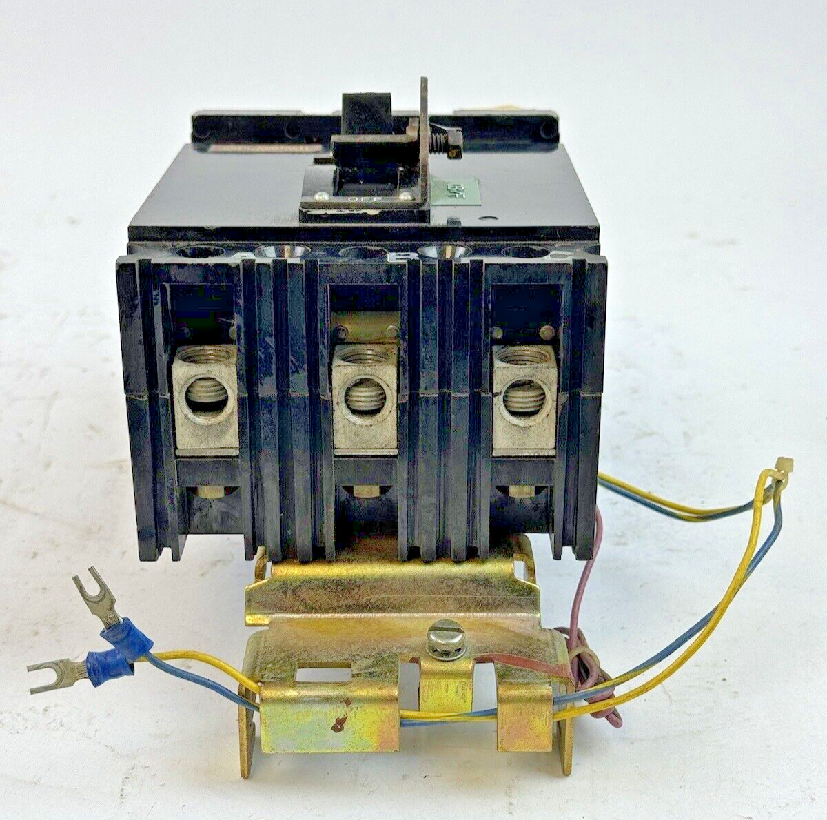 SQUARE D - FA34015-1212 - I-LINE CIRCUIT BREAKER W/ AUX. - 15AMP/3 POLE/480 VAC