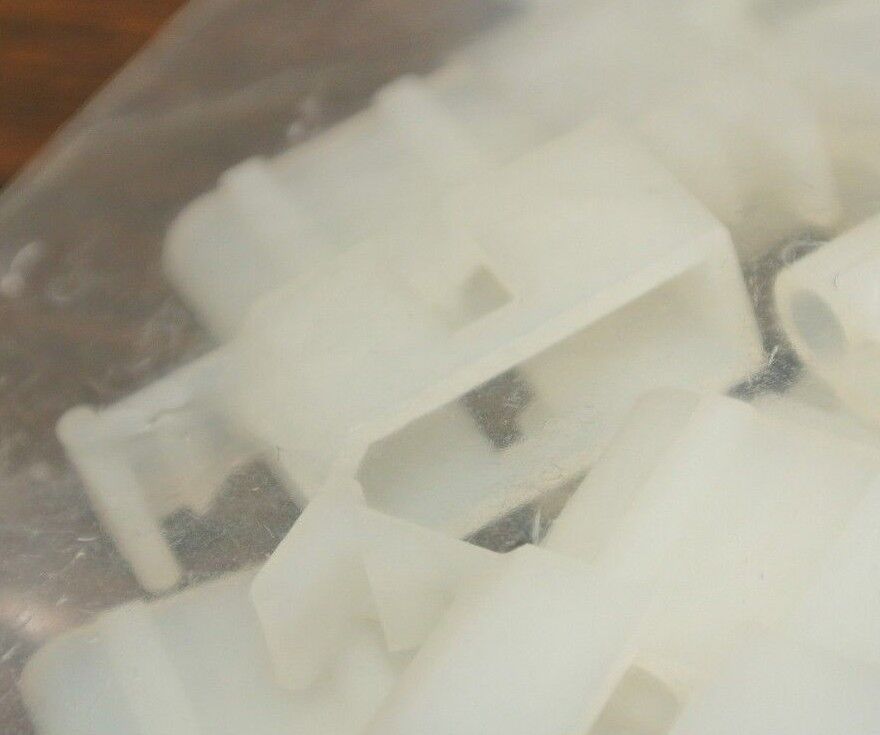 LOT of 50 WALDOM / MOLEX 03-06-2041 / CONNECTOR PLUG 4-POS / .062 PANEL MOUNT