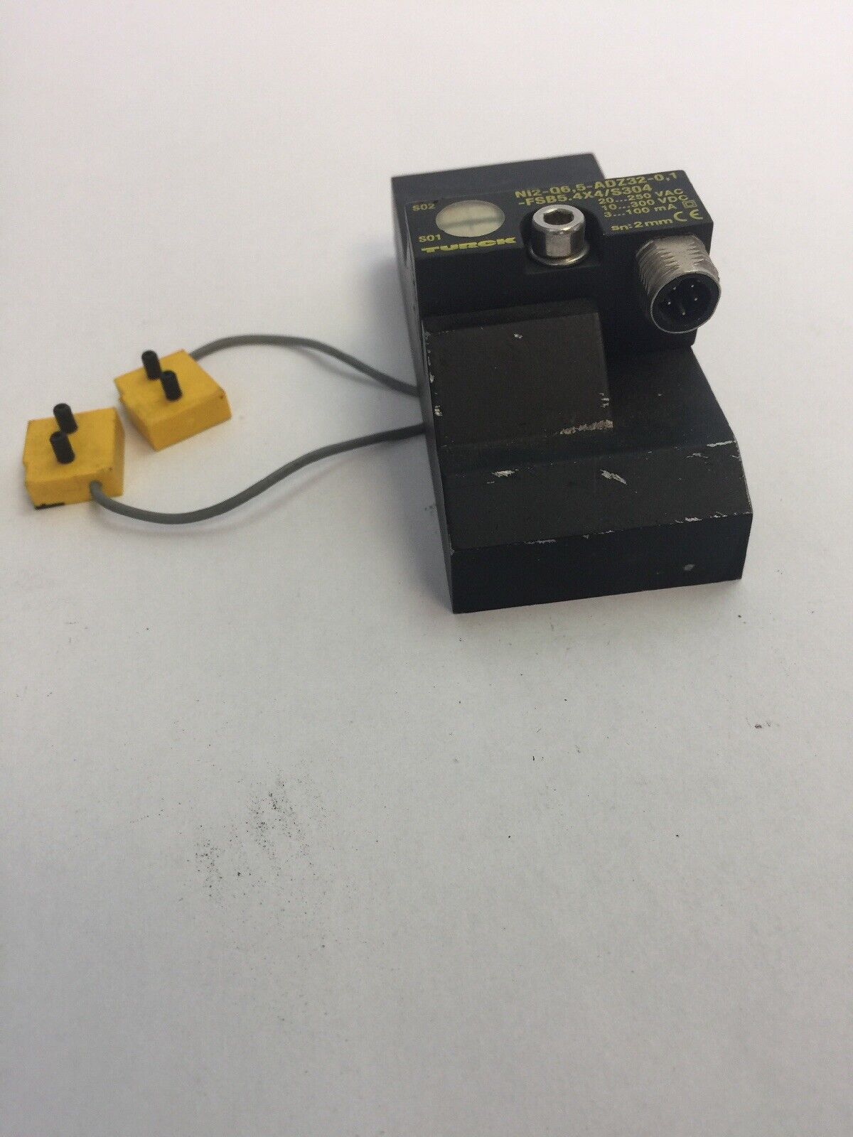 TURCK NI2-Q6,5-ADZ32-0,1-FSB5.4X4/S304 SWITCH 20...250VAC 10...300VDC 3...100mA