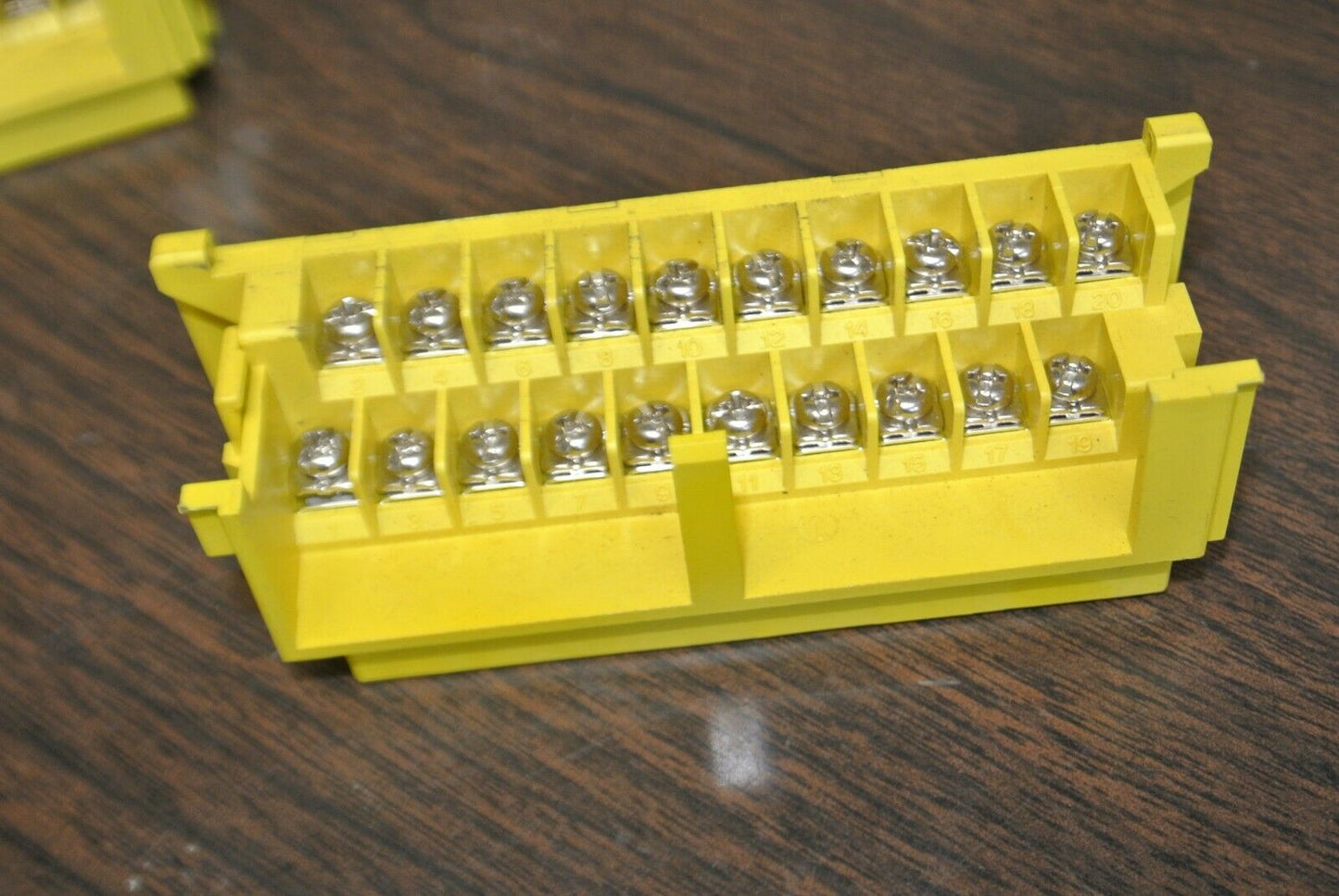 LOT of 2 / HONDA TERMINAL BLOCK MDL930 (?) / YELLOW / 20-TERMINALS