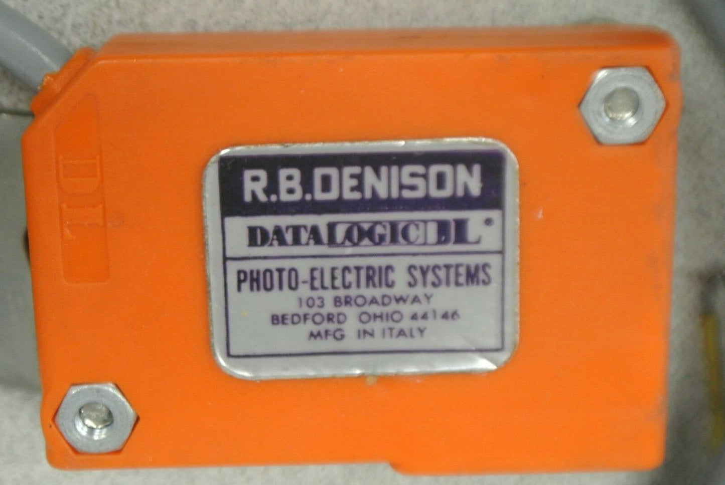 R.B. DENISON DATA-LOGIC RT6-01 PHOTOELECTRIC SENSOR / 110V, 50Hz / NEW SURPLUS