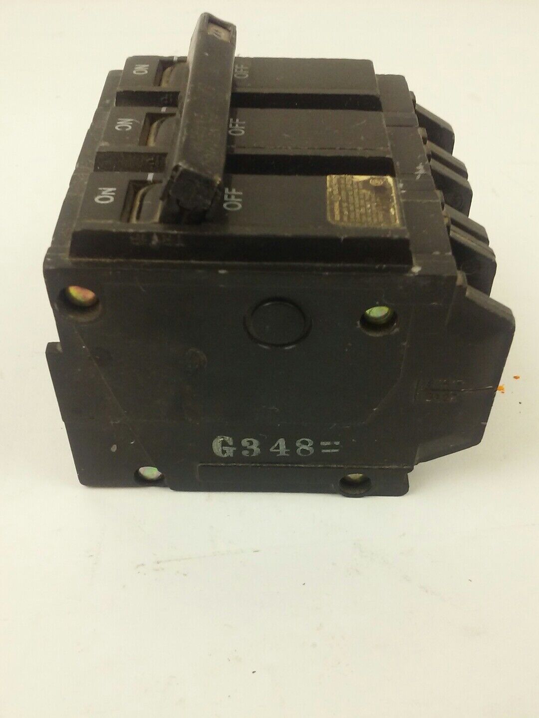 GENERAL ELECTRIC THQL32070 CIRCUIT BREAKER 70A, 240V, 3P, USED MISSING ONE LUG