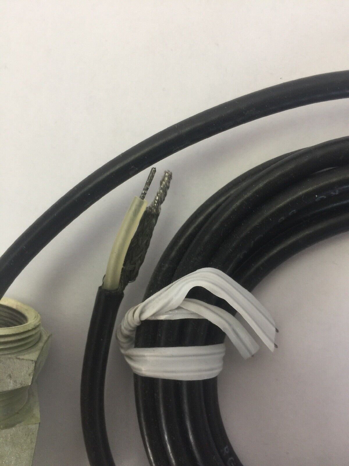 MICRO SWITCH A HONEYWELL DIVISION FMSA1-6B PROXIMITY SWITCH