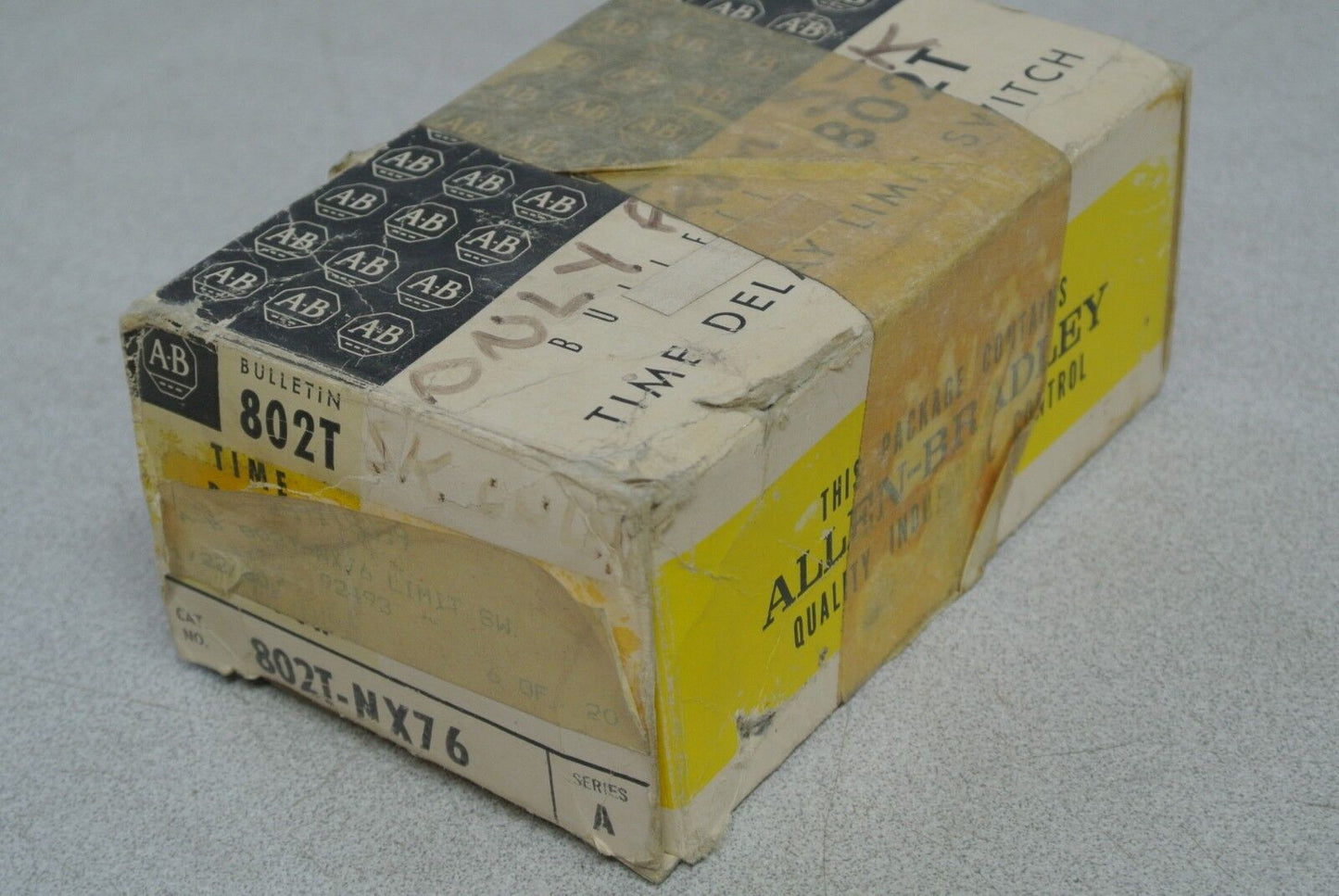 ALLEN-BRADLEY 802T-NX76, Ser. A - TIME DELAY LIMIT SWITCH - NEW SURPLUS