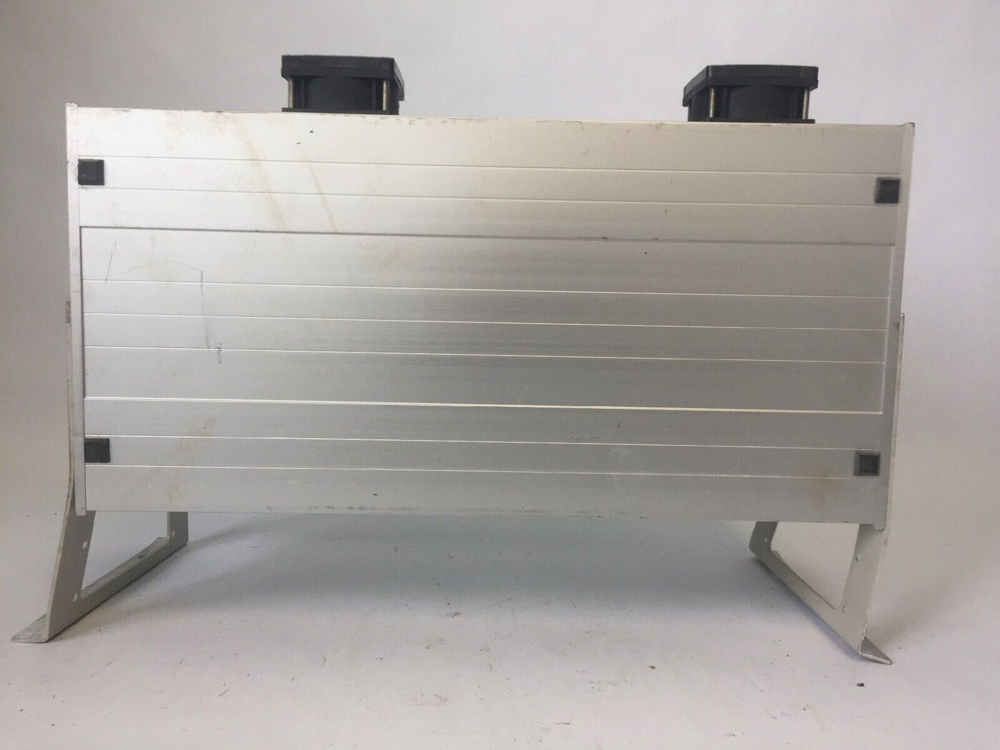 NATIONAL INSTRUMENTS SCXI-1001 12 SOLT CHASSIS 100/120/220/240VAC 1.7/1.5/0.8A