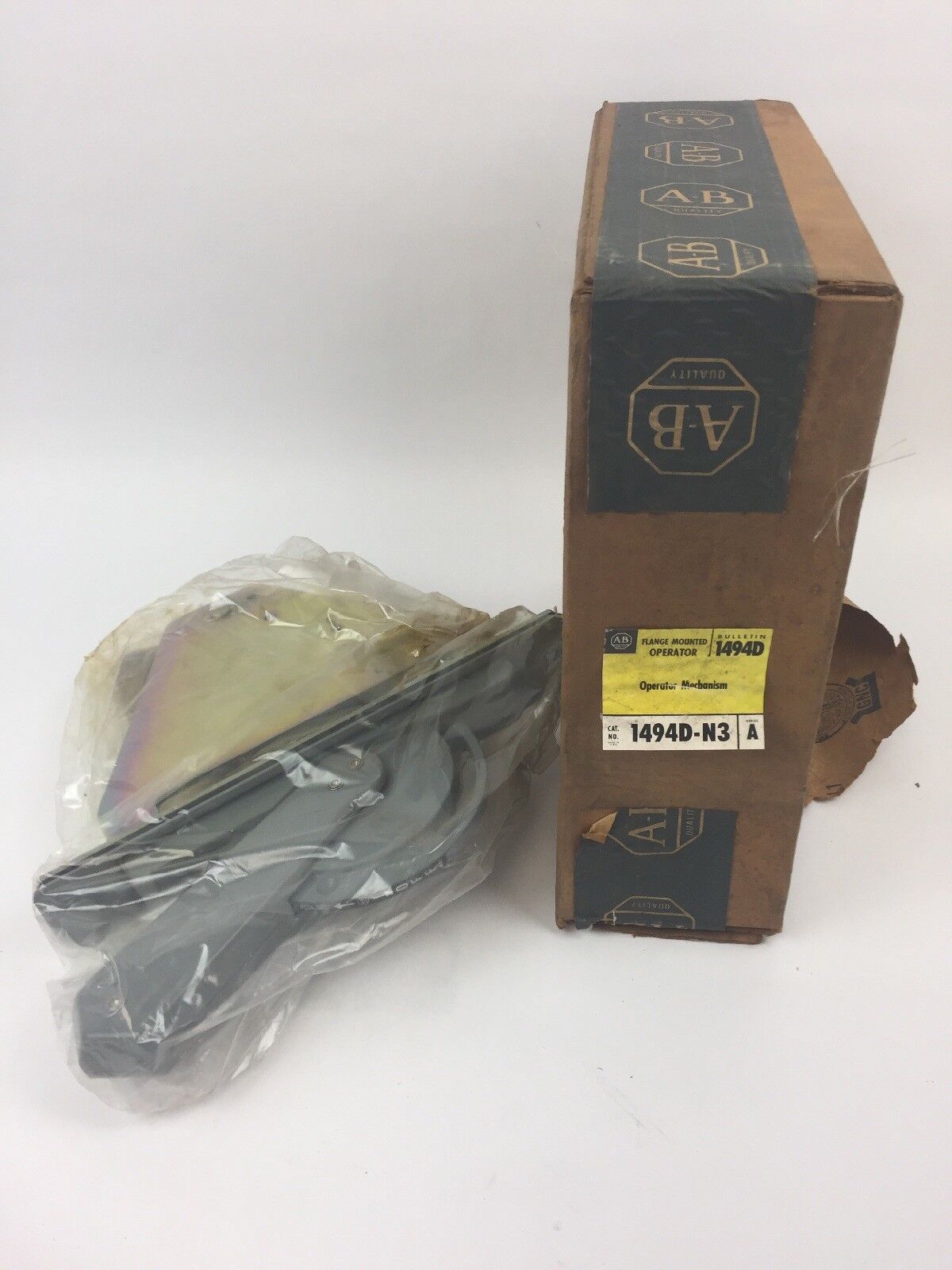 ALLEN BRADLEY 1494D-N3 FLANGE MOUNTED OPERATOR MECHANISM