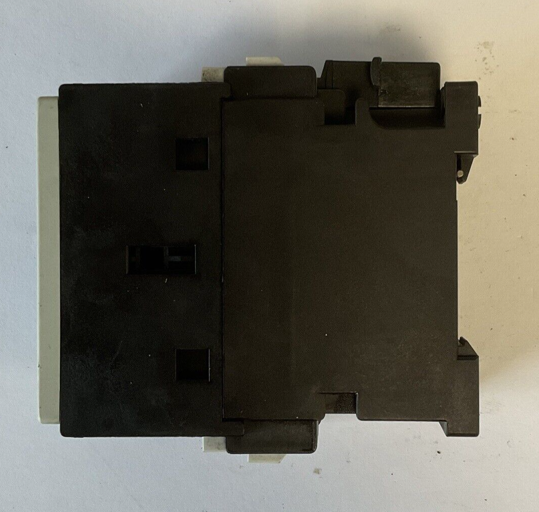 SIEMENS 3RT1025-1A..0 CONTACTOR 690V