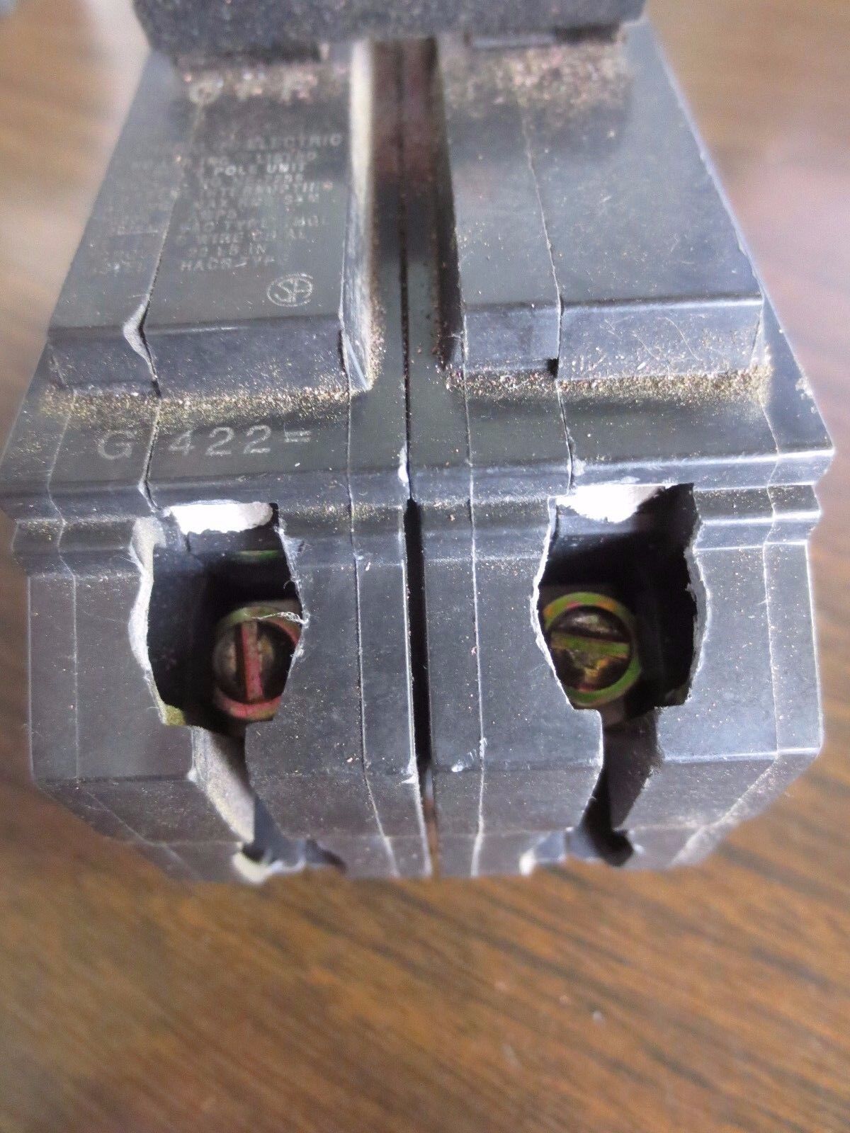 GE THQL2120 Q-LINE CIRCUIT BREAKER COMMON-TRIP - 20A, 120/240V, 2-POLE