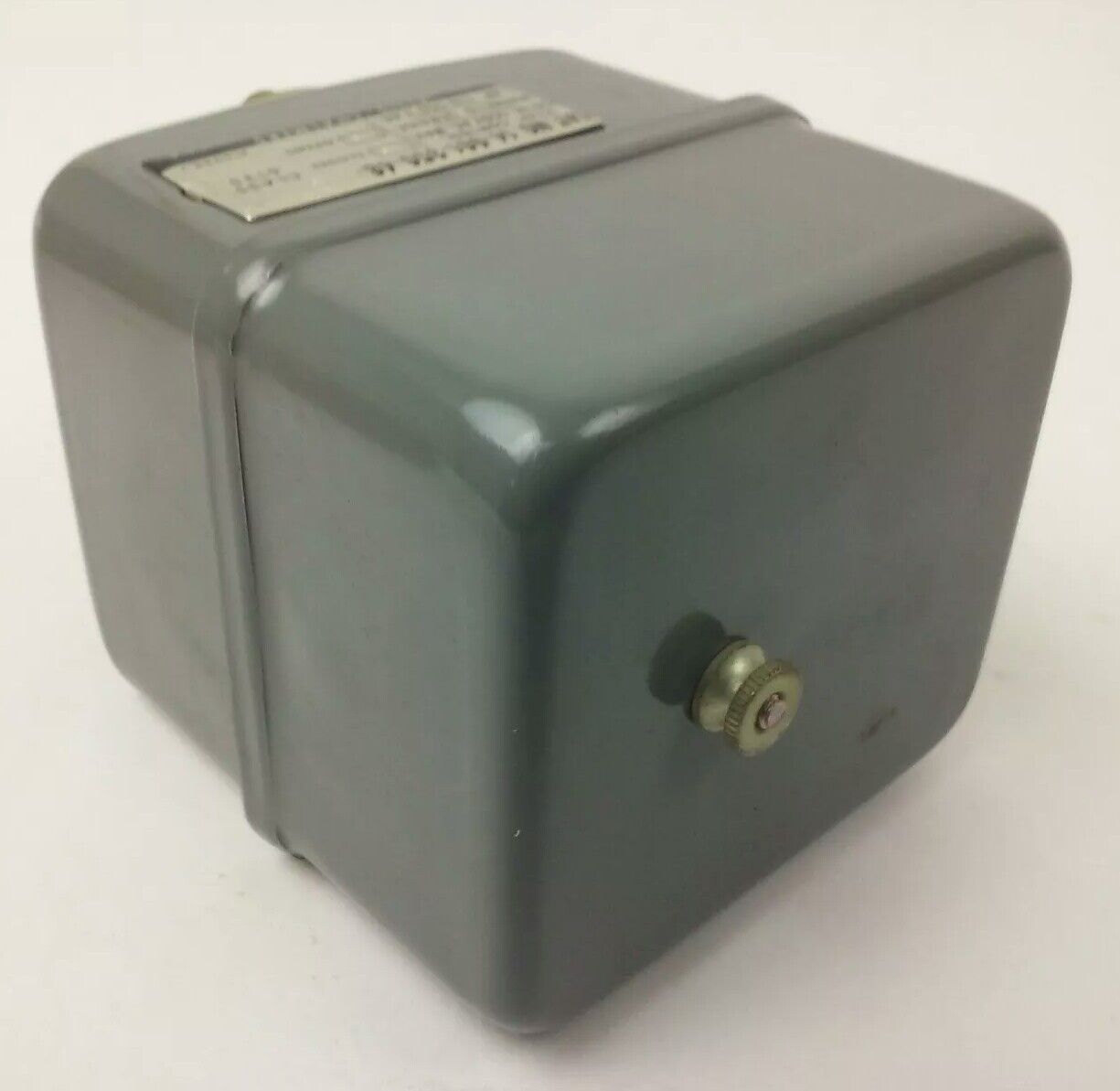 ALLIS CHALMERS CLASS 6135 14-961-350-48-115 PRESSURE SWITCH, 550V,NEW SURPLUS,