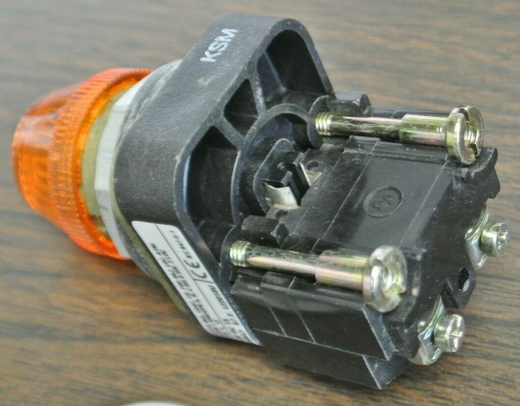 ALLEN-BRADLEY 800T-P16A PILOT LIGHT / TRANSFORMER / 120V / AMBER / NEW SURPLUS