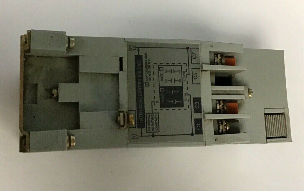 ALLEN BRADLEY 700-RTC11110U1 TIMING RELAY SER.A 110/120VAC 50/60HZ 120VDC