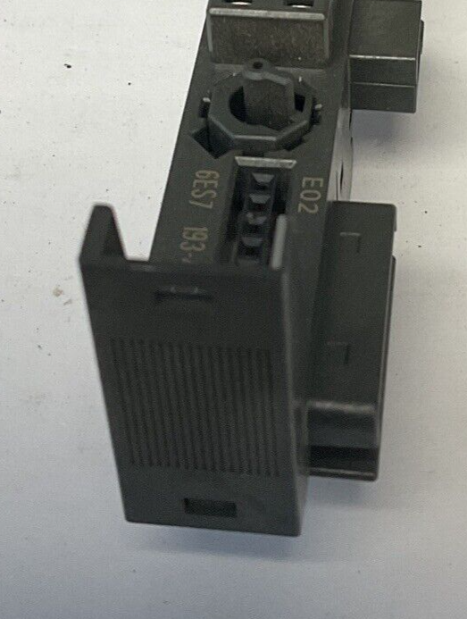 SIEMENS 6ES7 193-4CD30-0AA0 TERMINAL MODULE