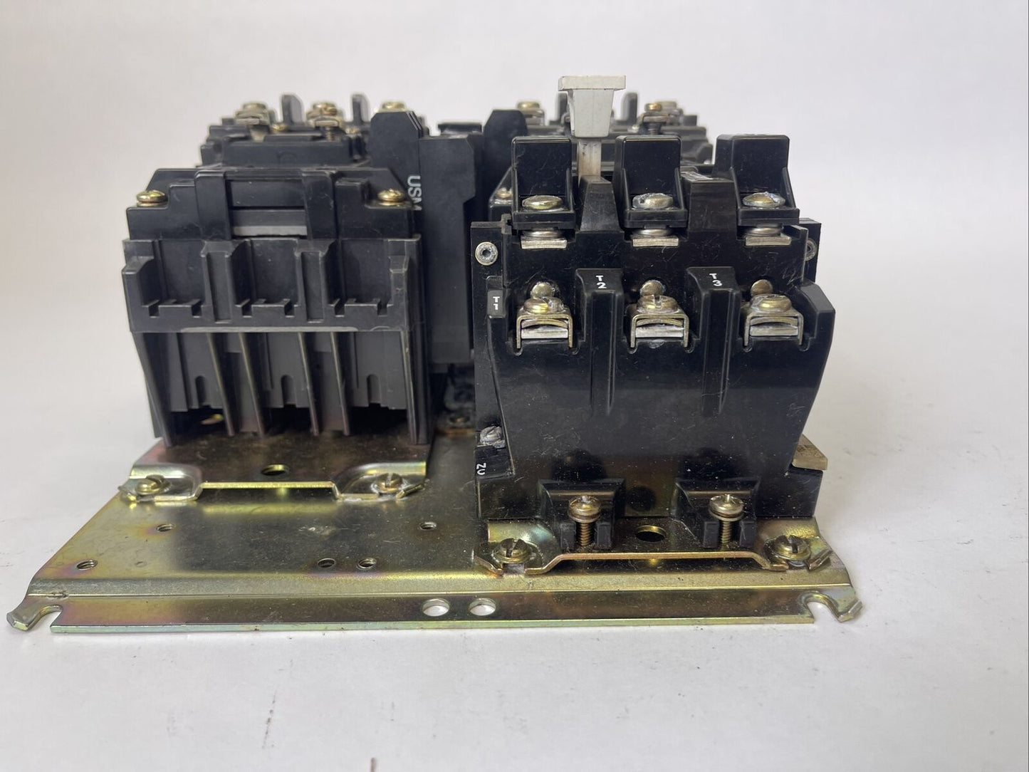 ALLEN BRADLEY 505-B0D SER C REVERSING STARTER 600VAC 27A 10HP COIL 115-120V W50