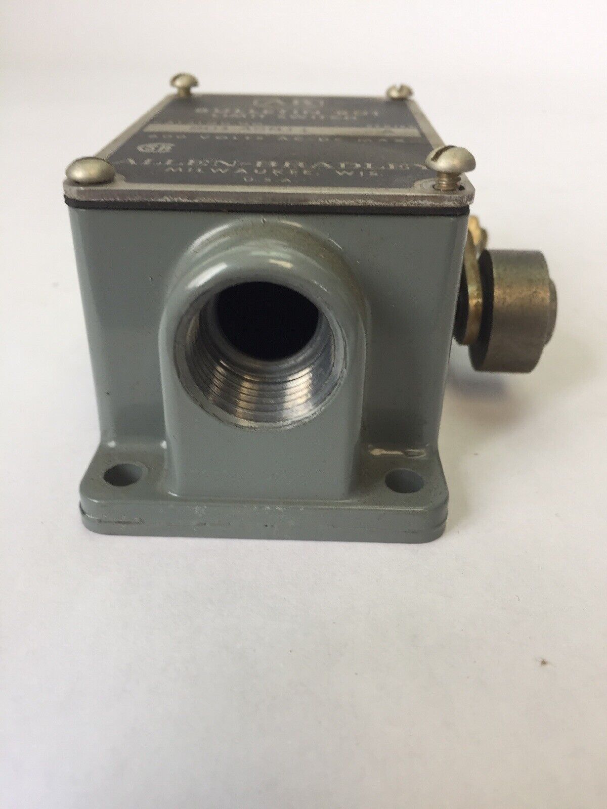 ALLEN BRADLEY 801-ASB11 LIMIT SWITCH ROLLER LEVER 600V AC/DC NC CONTACT