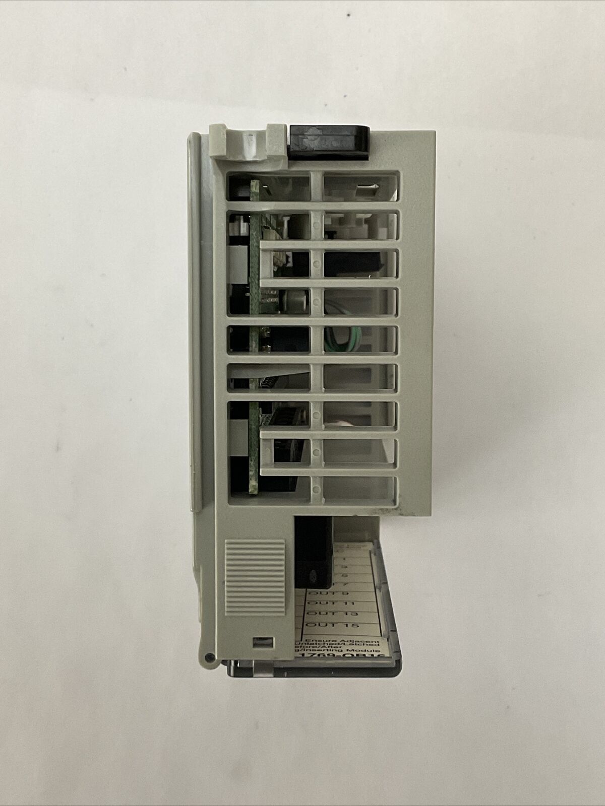 ALLEN BRADLEY 1769-OB16 SER B REV 2 F/W REV 3.1 16PT 20.4-26.4VDC SOURCING OUTPU