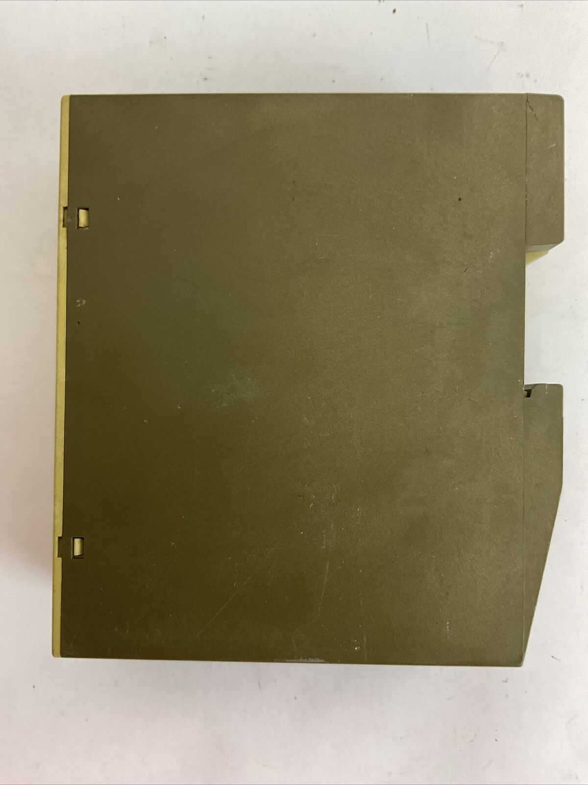 SIEMENS 6ES5 930-8MD11 SIMATIC S5-100U 115/230VAC 24VDC 0.8A POWER SUPPLY MODULE