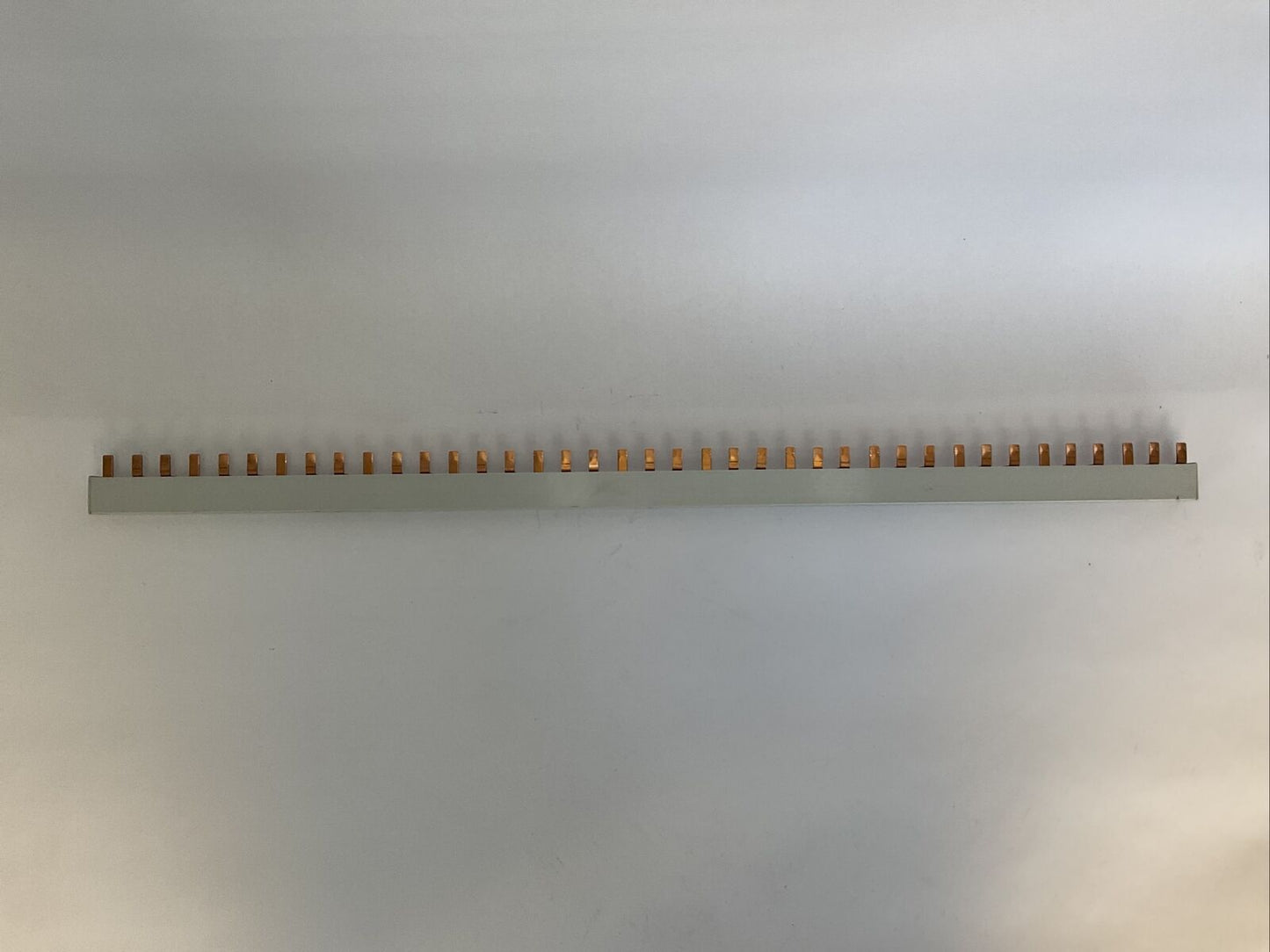 ALLEN BRADLEY 1492-A3B8 BUS BAR SER A