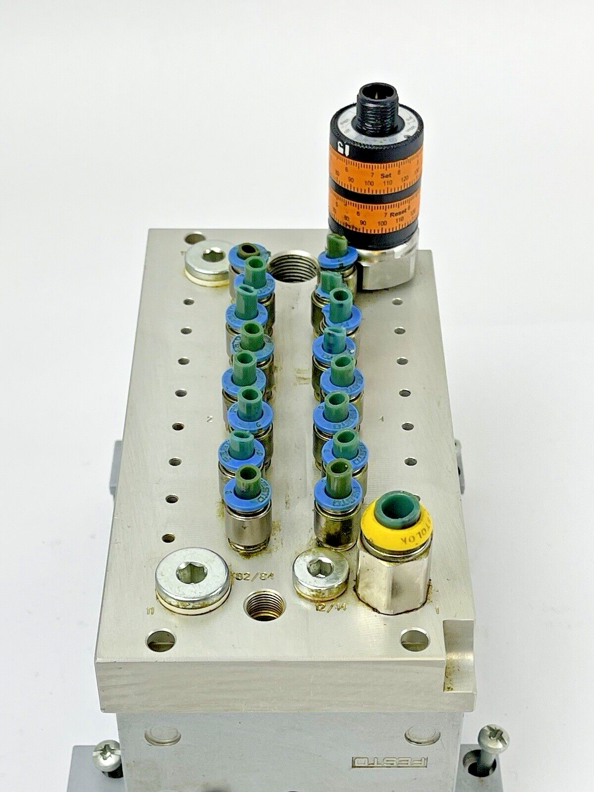 FESTO - CPV14-V1 - VALVE MANIFOLD-W/ PNEUM CONN & STACK PLATES, B102(6), B002(2)