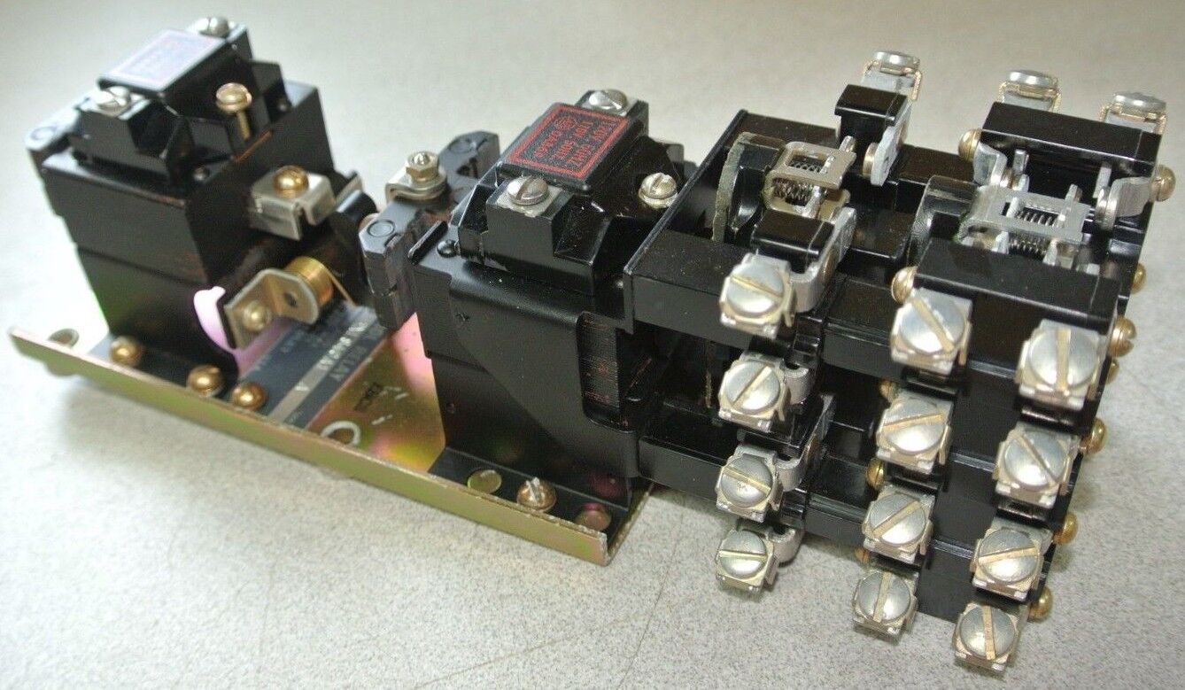 ALLEN-BRADLEY 700-BXL840A1 - AC RELAY TYPE BXL - 110/120V - 8-POLE - NEW SURPLUS