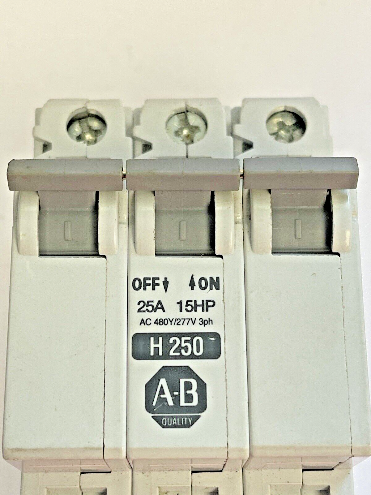 ALLEN BRADLEY -1492-CB3-MANUAL MOTOR CONTROLLER- 25 A, 15 HP, H250, 3 PH, 480VAC