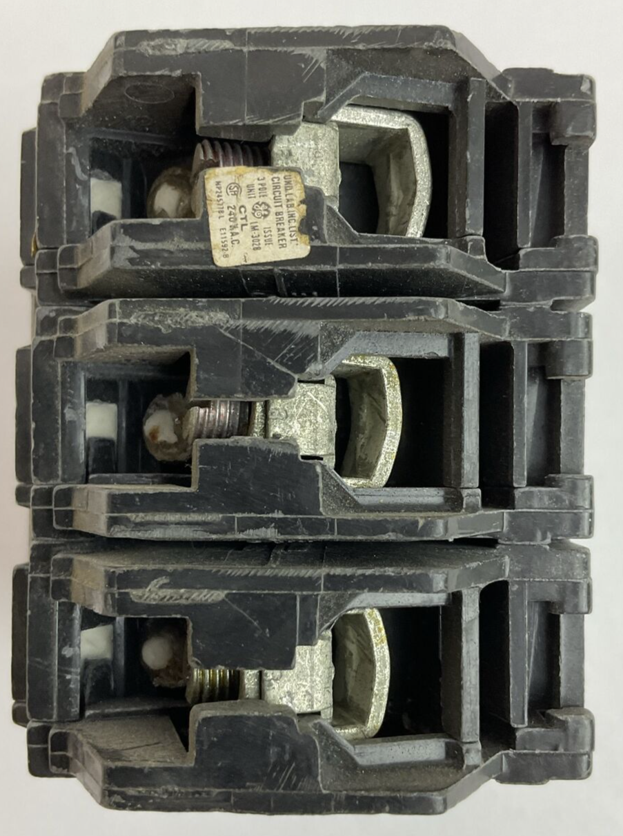 GE TYPE THHQL32045 45AMP 240VAC 3POLE CIRCUIT BREAKER