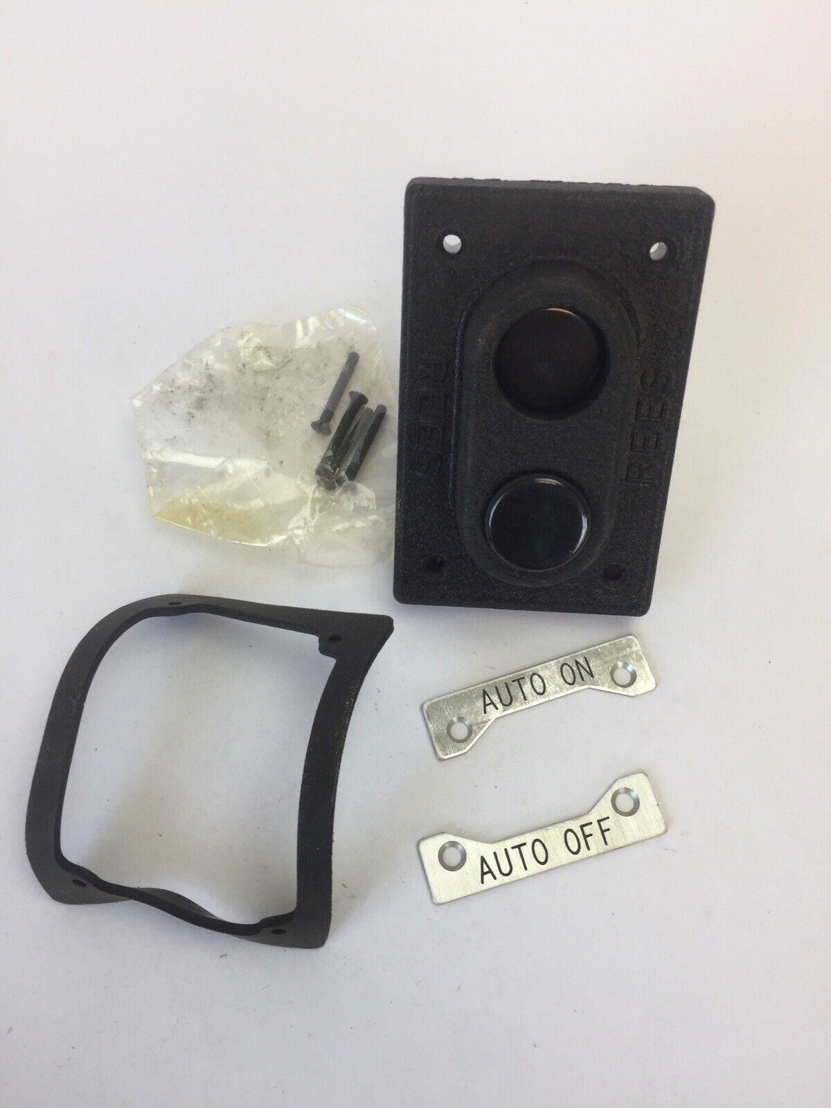 REES 00580-001 PUSHBUTTON SWITCH BLACK AUTO ON AUTO OFF