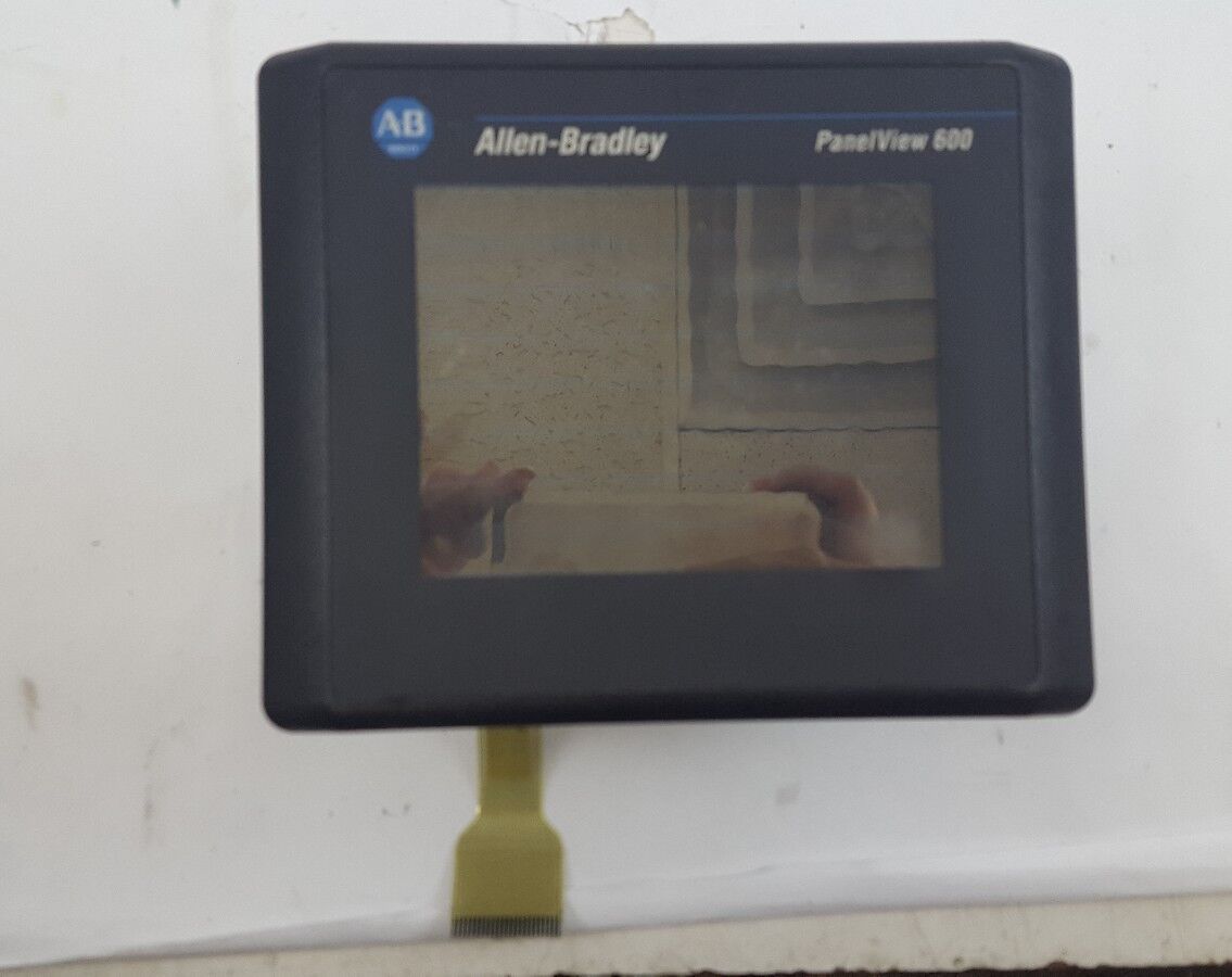 Allen Bradley Panelview 600 2711-T6C20L1 SER B 4.46 color touchscreen ethernet