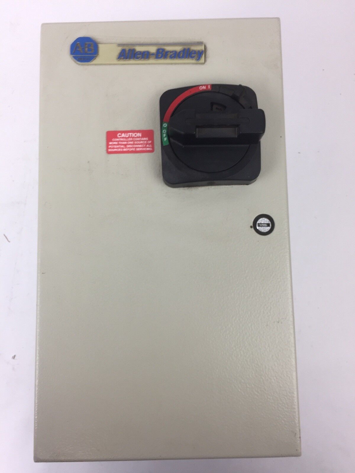 ALLEN BRADLEY 112-C09ABDA1E COMBINATION MOTOR CONTROLLER W/DISCONNECT SWITCH