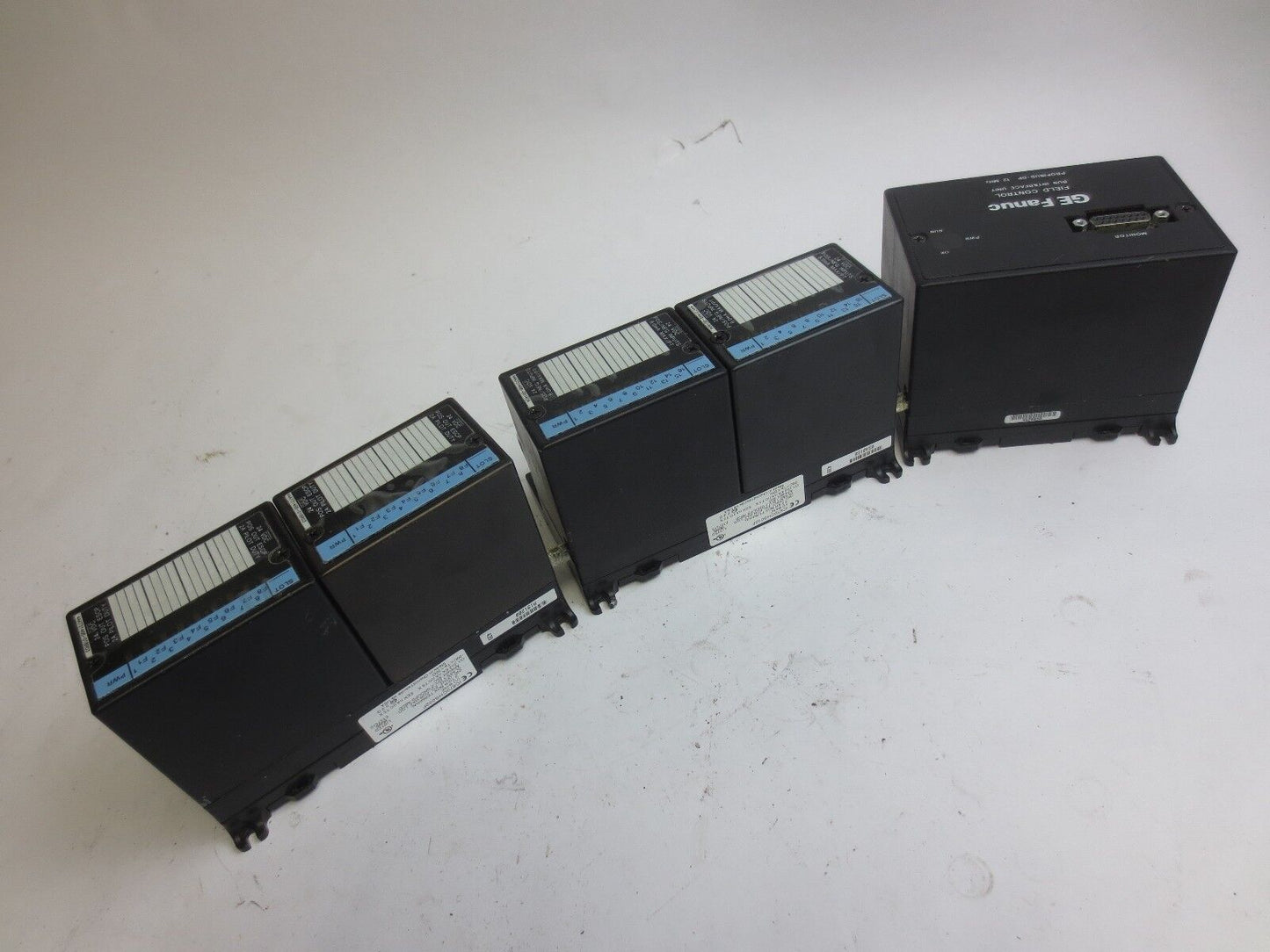 FANUC IC670PBI001-EG PROFIBUS DP + IC670MDL730K + IC670MDL640L + IC670CHS002F
