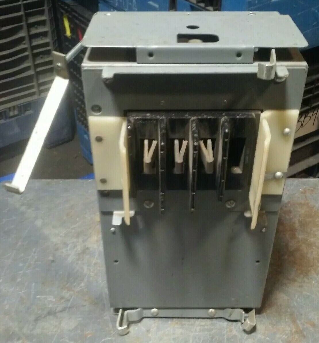 General Electric DFPC321DE 240 Volt 30 Amp 3 POLE Fusible Bus Plug