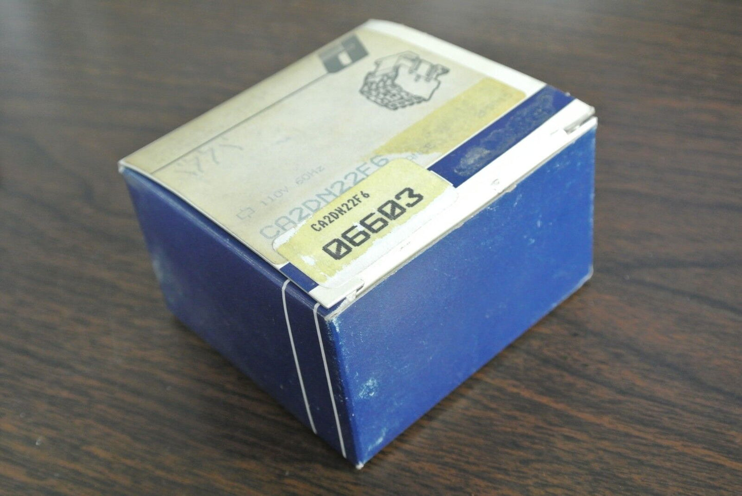 TELEMECANIQUE CA2DN22F6 CONTROL RELAY - 600VAC - 575V, 60Hz COIL - NEW SURPLUS