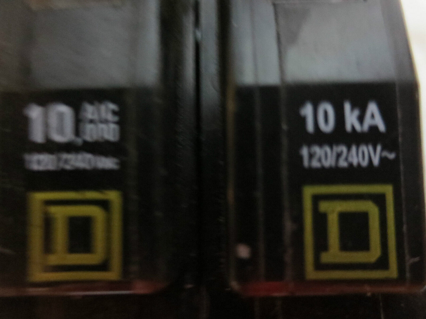 SQUARE D QO120 CIRCUIT BREAKER 20A / 10kV / 120/240V / 1-POLE -***LOTOF4***