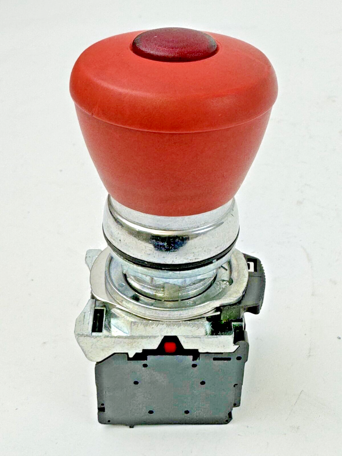 ALLEN-BRADLEY - 800F-N3R SER. B - RED PUSH BUTTON W/ 800F-X10 / A & 800F-X01 / A