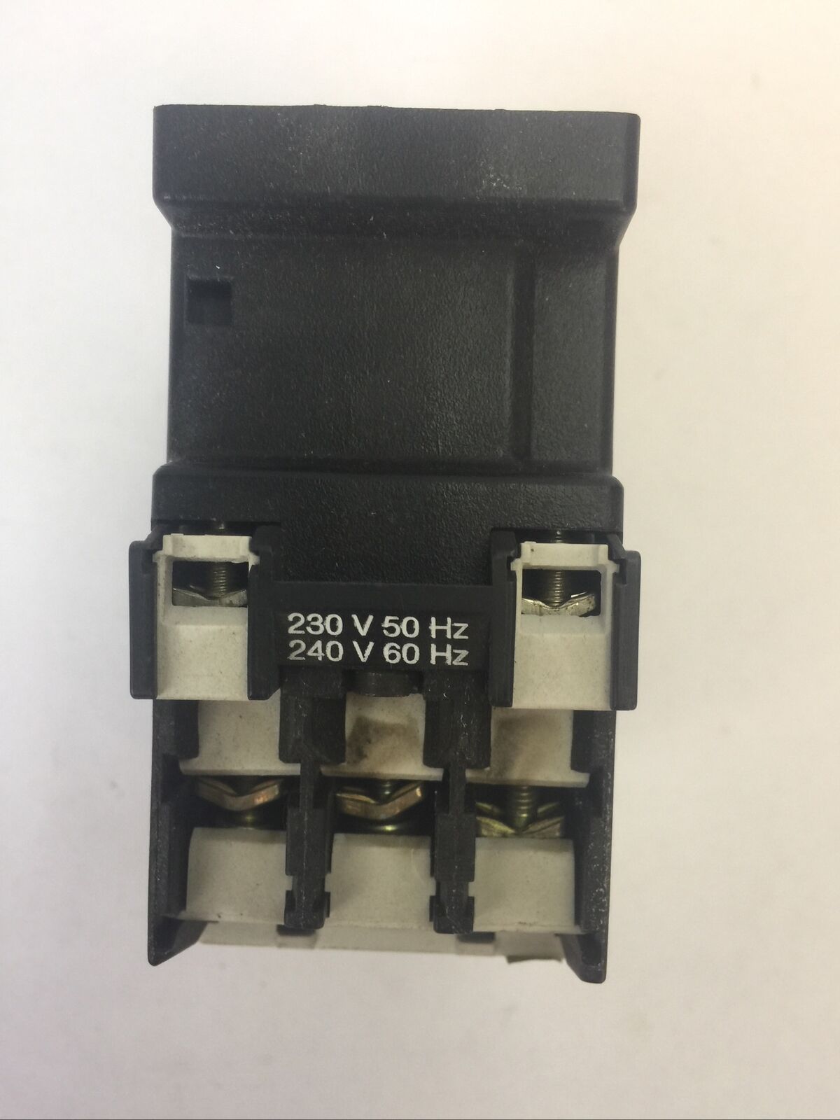 KLOCKNER MOELLER STARTER DIL 0M CONTACTOR 3POLE 250VDC 35A 15HP COIL 240V 60HZ