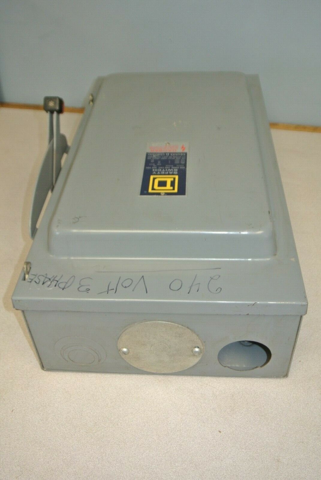 SQUARE D H224N FUSIBLE SAFETY SWITCH / 240V / 200A / H-224-N