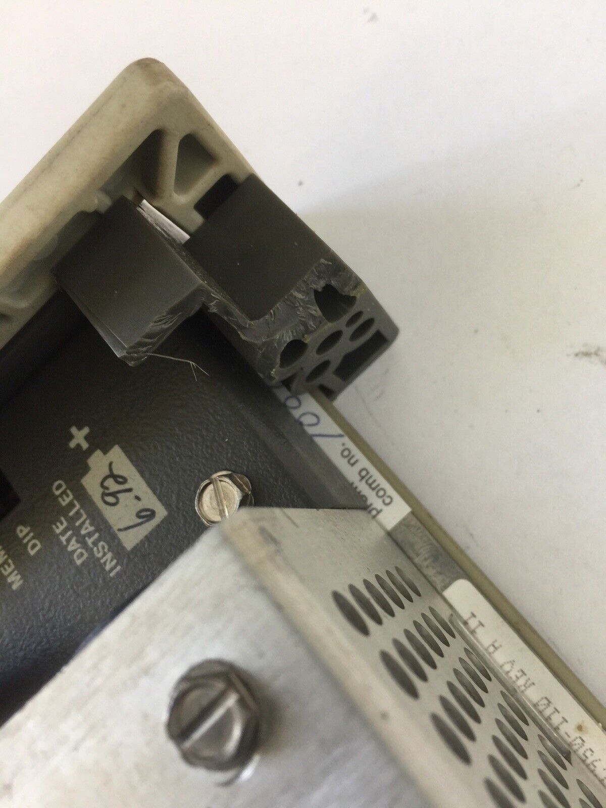 AEG MODICON PC-0984-385 PROGRAMABLE CONTROLLER 120/220V 50/60HZ 0.5/0.25A