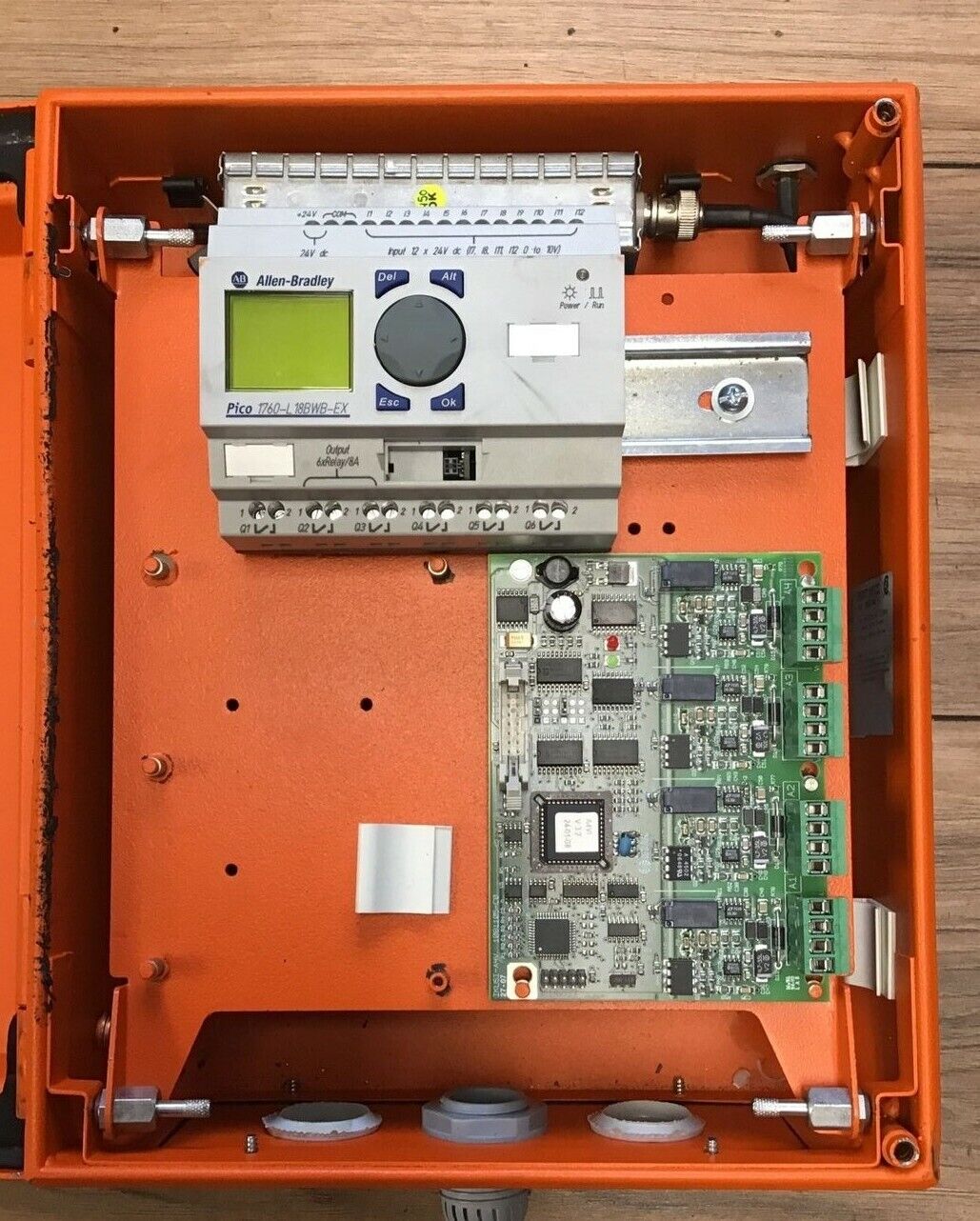 CERVIS WS-5325 TM60/7.18FCC PUSH BUTTON TRANSMITTER AND RECEIVER