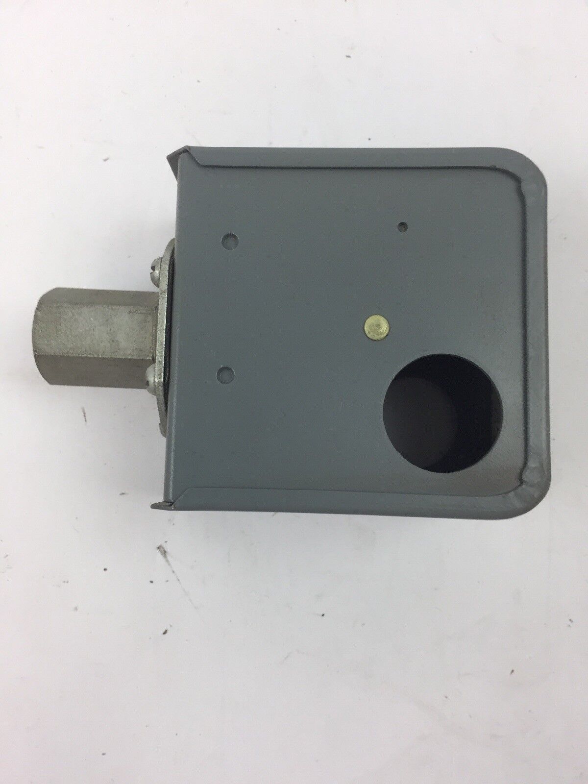 CUTLER HAMMER 10017H4D PRESSURE SWITCH W/O PUL. ORIFICE OPEN 40 LBS CLOSE 20 LBS