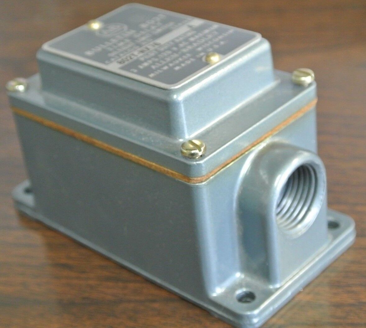 ALLEN-BRADLEY 802T-NX76, Ser. A - TIME DELAY LIMIT SWITCH LESS OPERATING HEAD